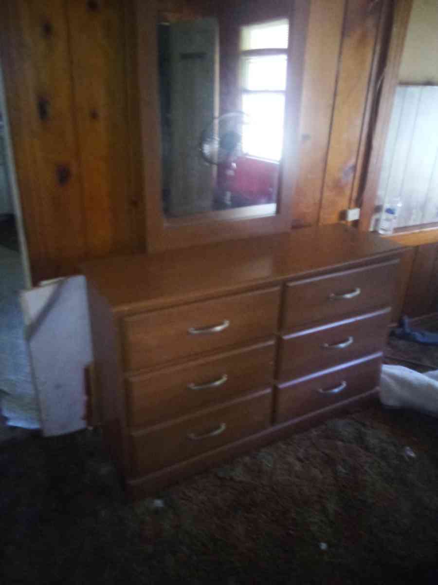 Nice Bedroom set - Dallas, Texas