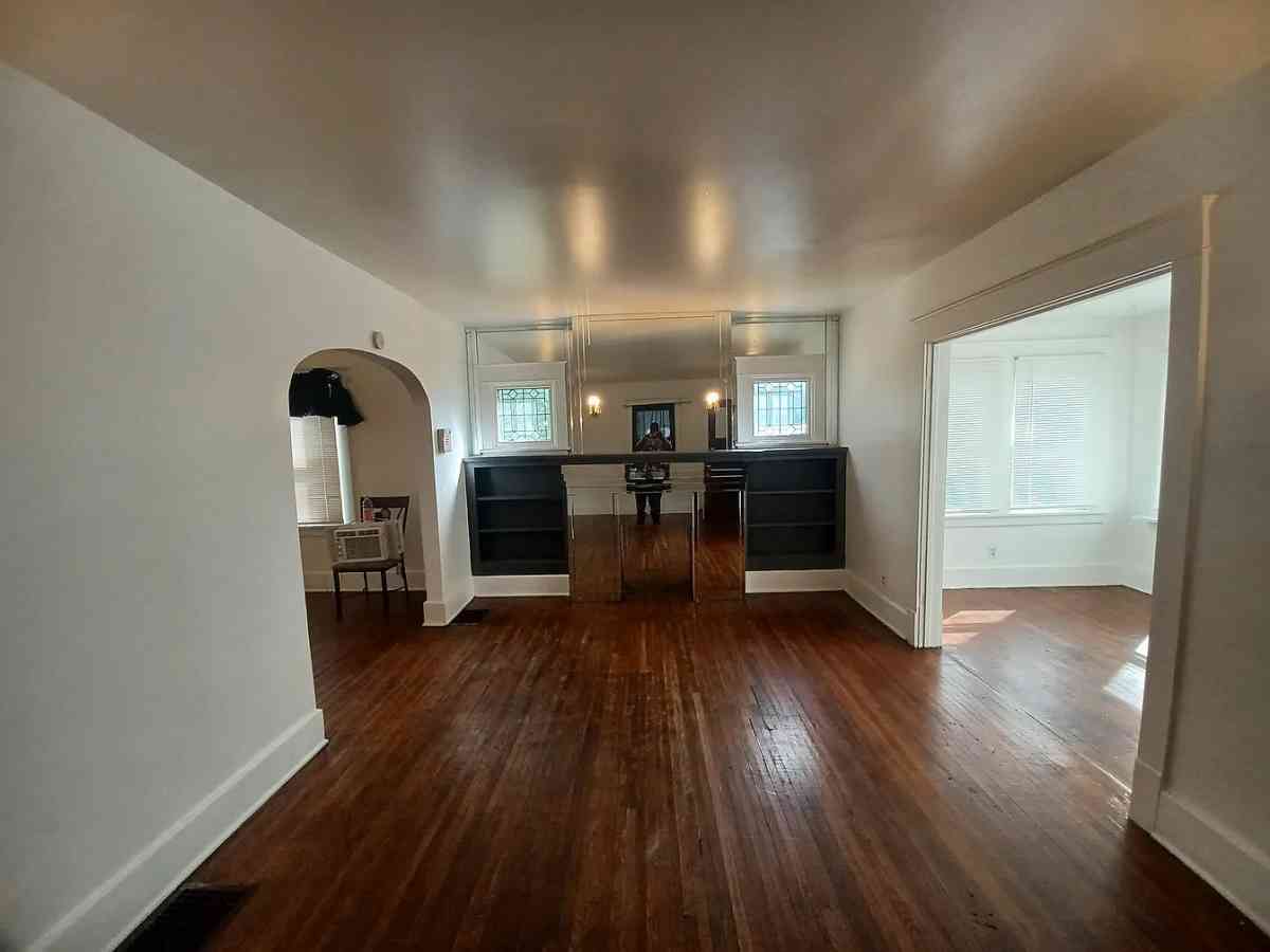 House for rent - Buffalo, New York - FleaMarketBay