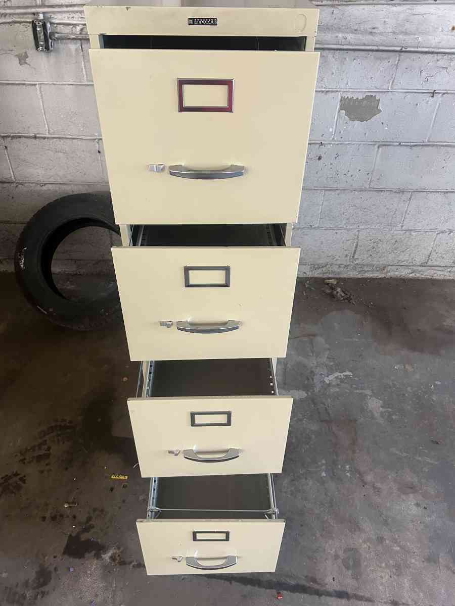 4DRAWER FILLING CABINET - Kansas City, Missouri
