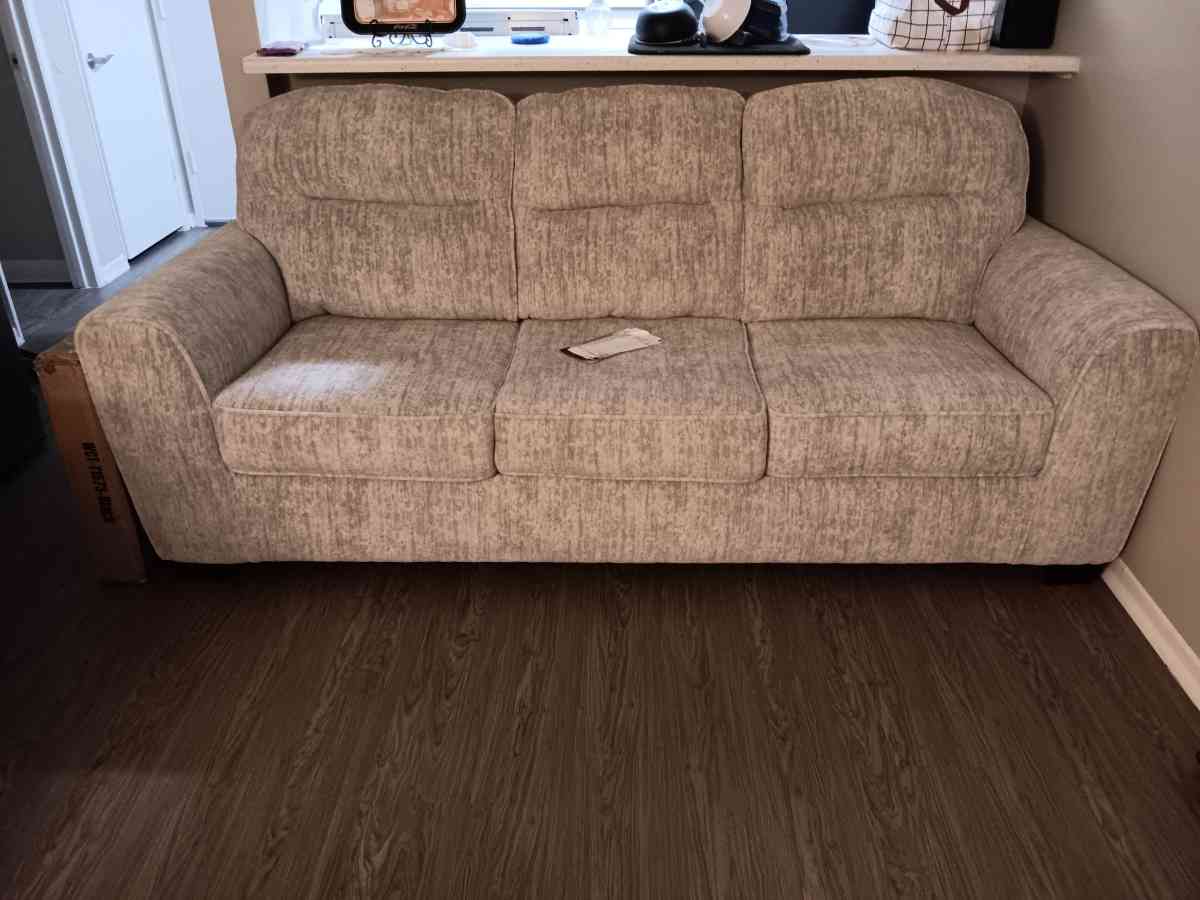 Ashley Sofa 3 Mos Old - Anaheim, California