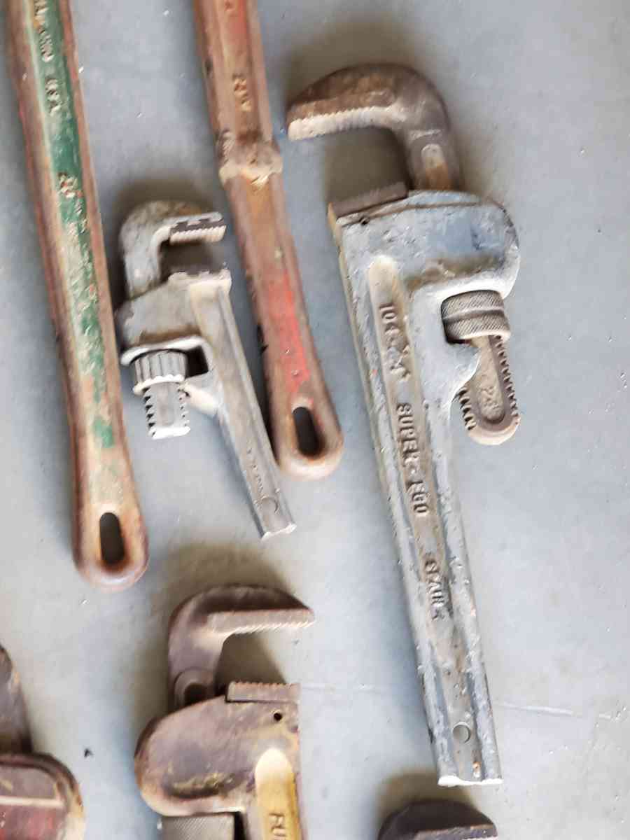 Various Pipe Wrenches - Aztec, New Mexico - FleaMarketBay