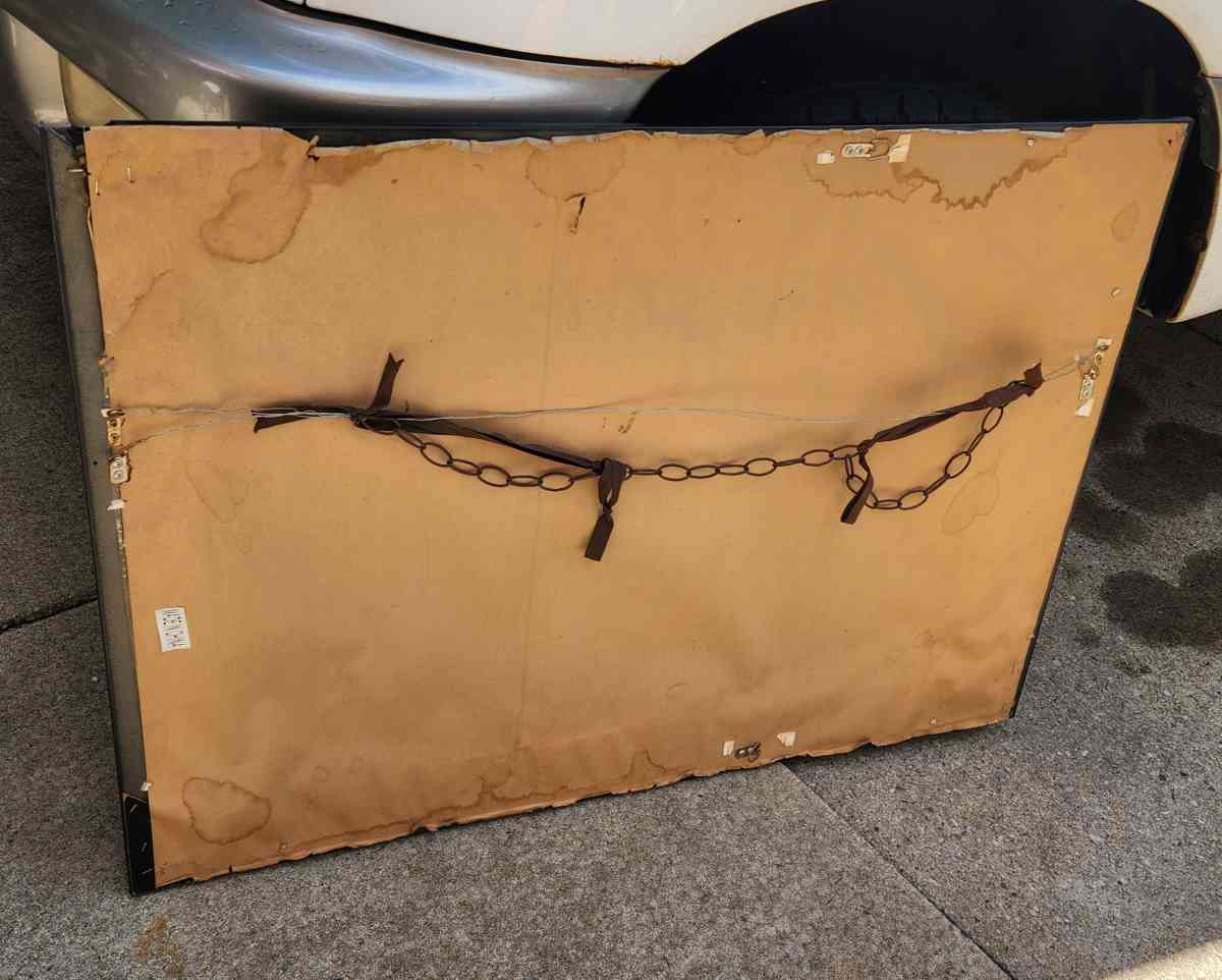 Large framed mirror - Buffalo, New York - FleaMarketBay