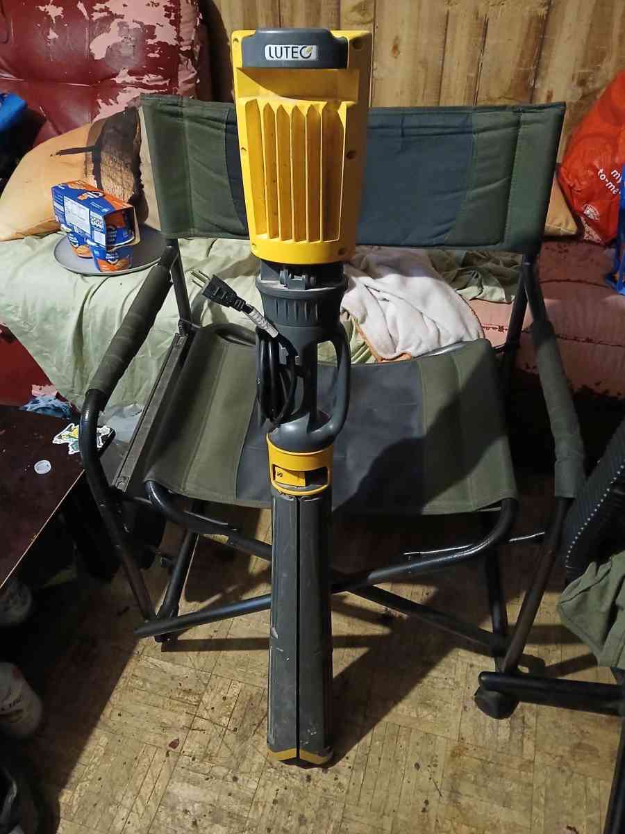 work light - Hollis Center, Maine - FleaMarketBay