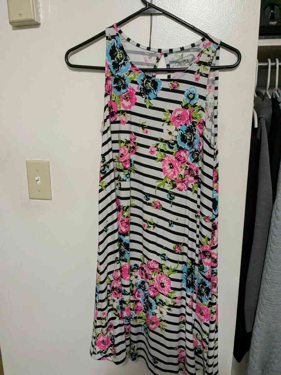 dresses - Boswell, Pennsylvania - FleaMarketBay