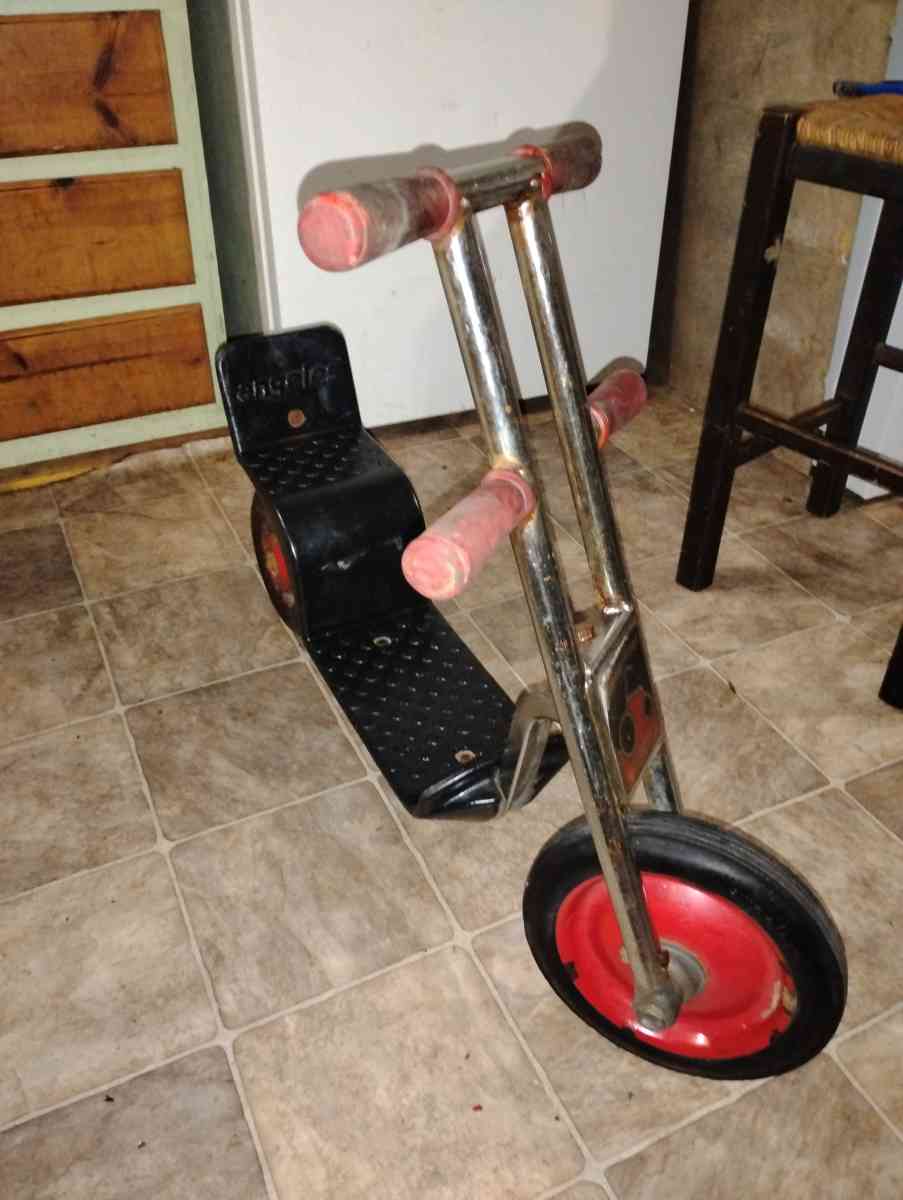 Summary For sale HTF Angeles SILVER RIDER Trike Scooter with - Columbia, Louisiana - FleaMarketBay