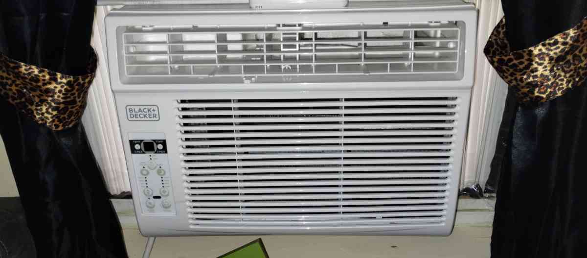 Like New 12OOO BTU BLACK N DECKER AIRCONDITIONER - Wilson, North Carolina - FleaMarketBay