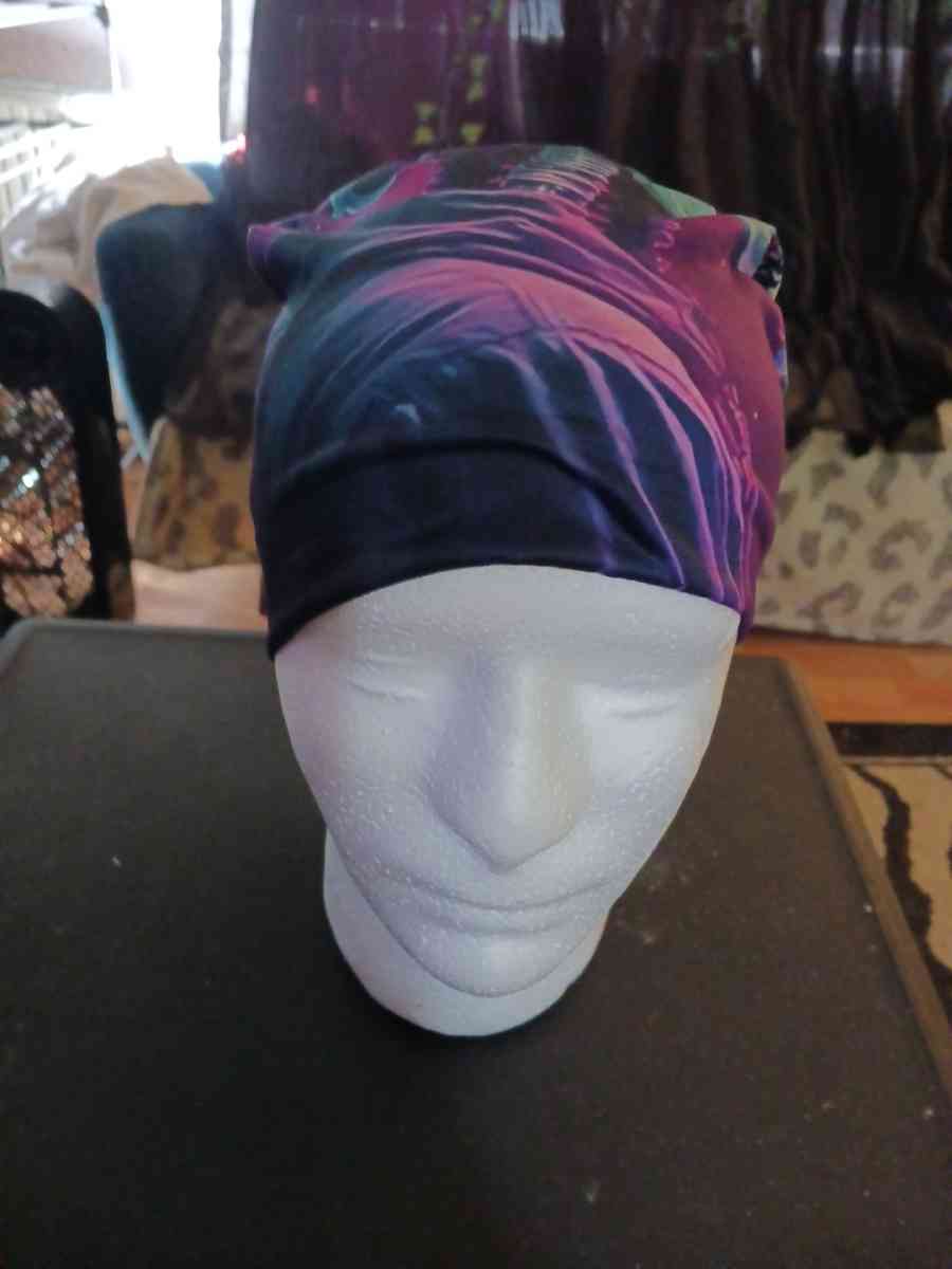 New skull slouchy beanie - Keysville, Virginia - FleaMarketBay