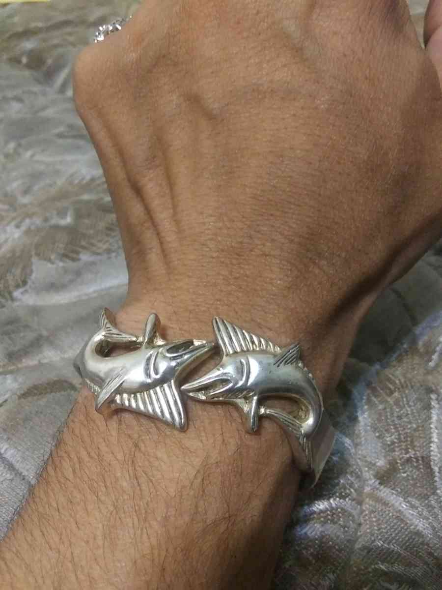 cuff style with spring - Raymore, Missouri