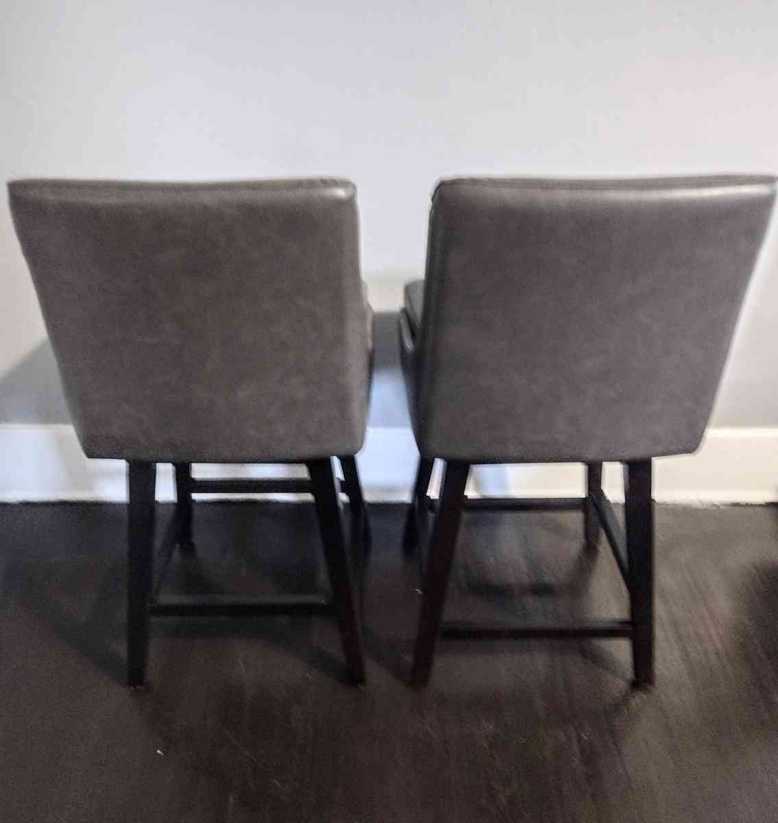 FIRE SALE Lissa Retro Gray Faux Leather Swivel Counter Stool - Detroit, Michigan - FleaMarketBay