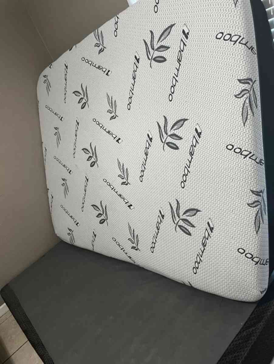 queen size bed and mattress - Houston, Texas