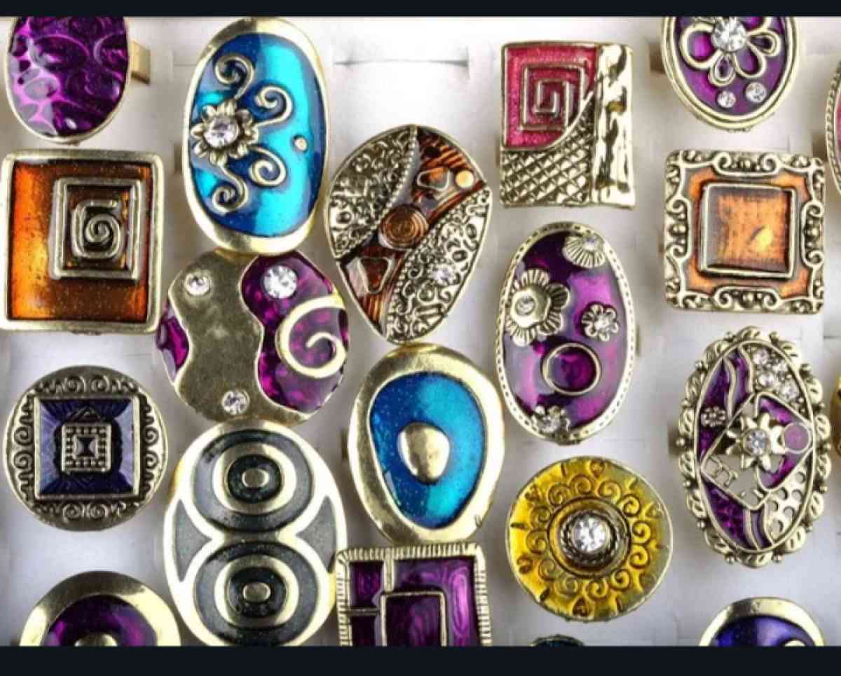 Womens Fashion Rings - Alliance, Ohio - FleaMarketBay