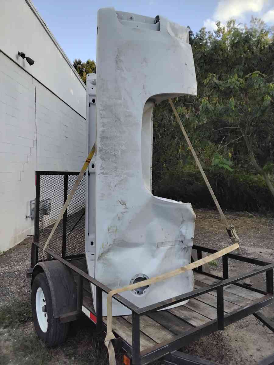 2009 Chevy or GMC Pickup Truck 8 ft Bed OEM Factory Like New - Williamstown, New Jersey - FleaMarketBay