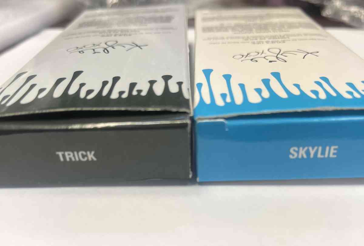2 boxes matte lipstick lip liner 5 - Fort Worth, Texas - FleaMarketBay