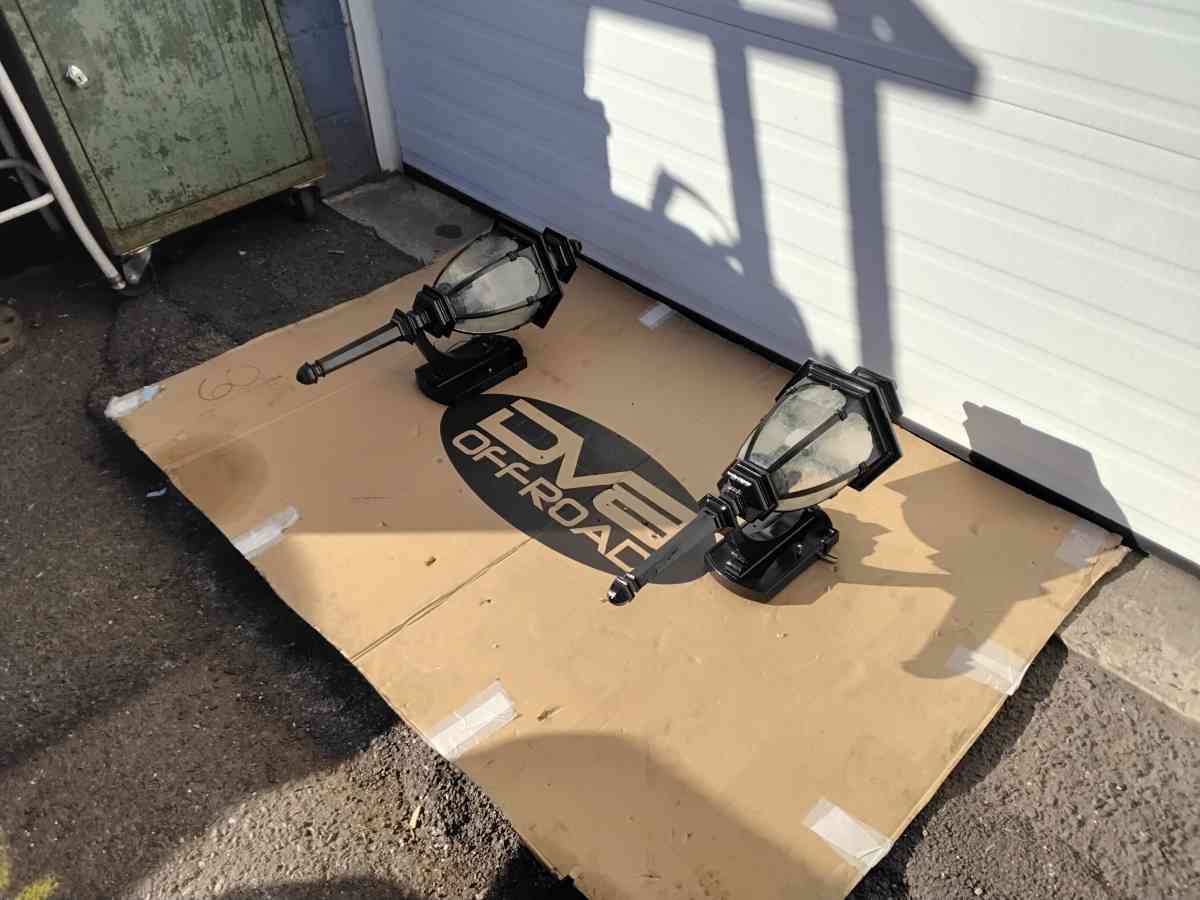 Nice Black Large Outdoor Lantern Style Look Like New - Williamstown, New Jersey - FleaMarketBay