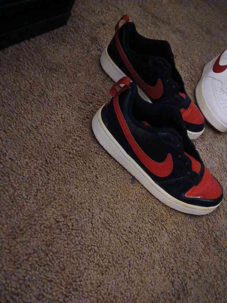 Nikes shoes - Houston, Texas - FleaMarketBay