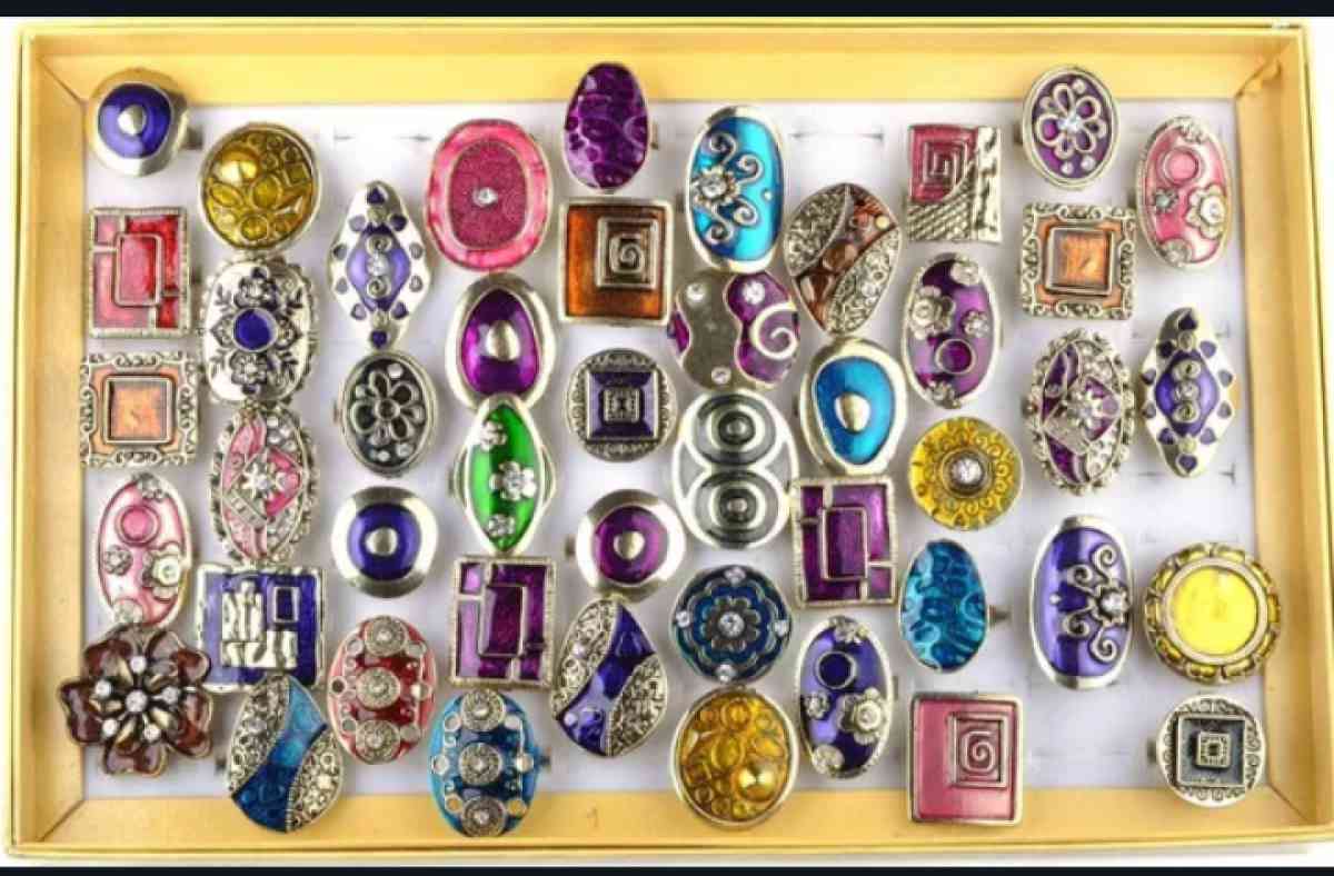 Womens Fashion Rings - Alliance, Ohio - FleaMarketBay