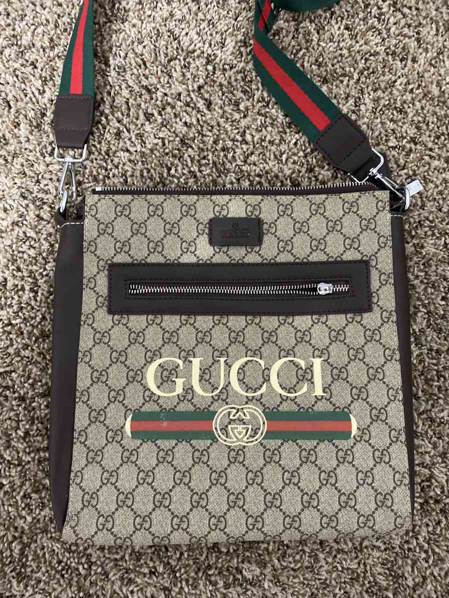 Gucci cross bodybag - Missouri City, Texas