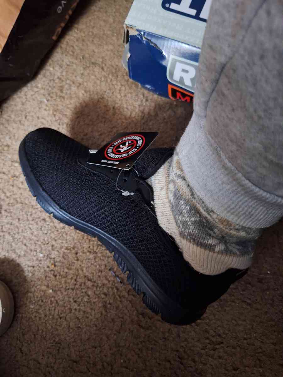 Sketchers  sneakers - Berwick, Pennsylvania - FleaMarketBay