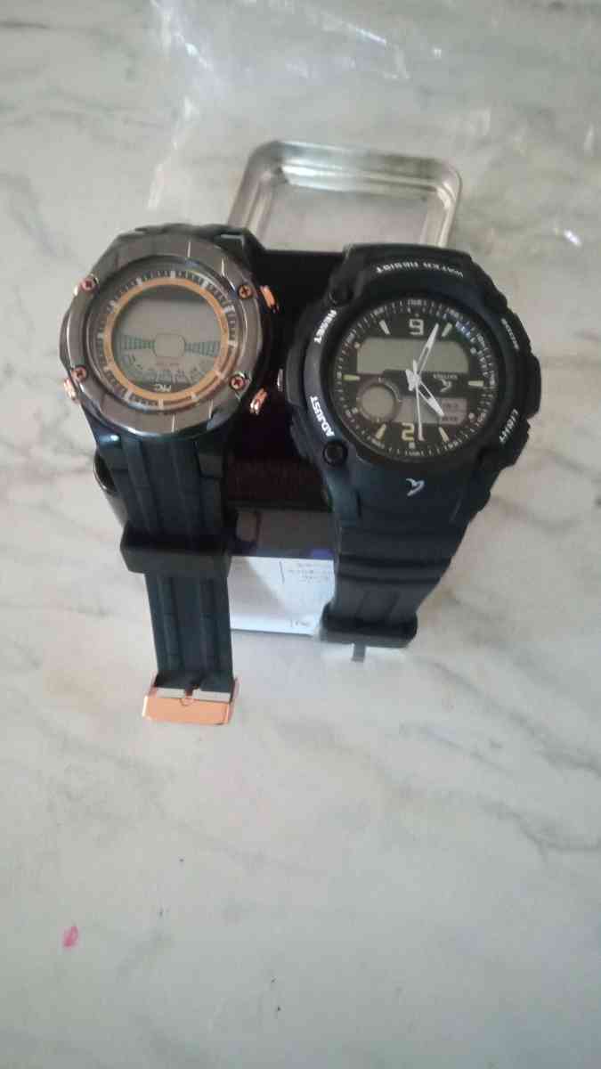 the 3 watchs of battery new - Belmont, California - FleaMarketBay