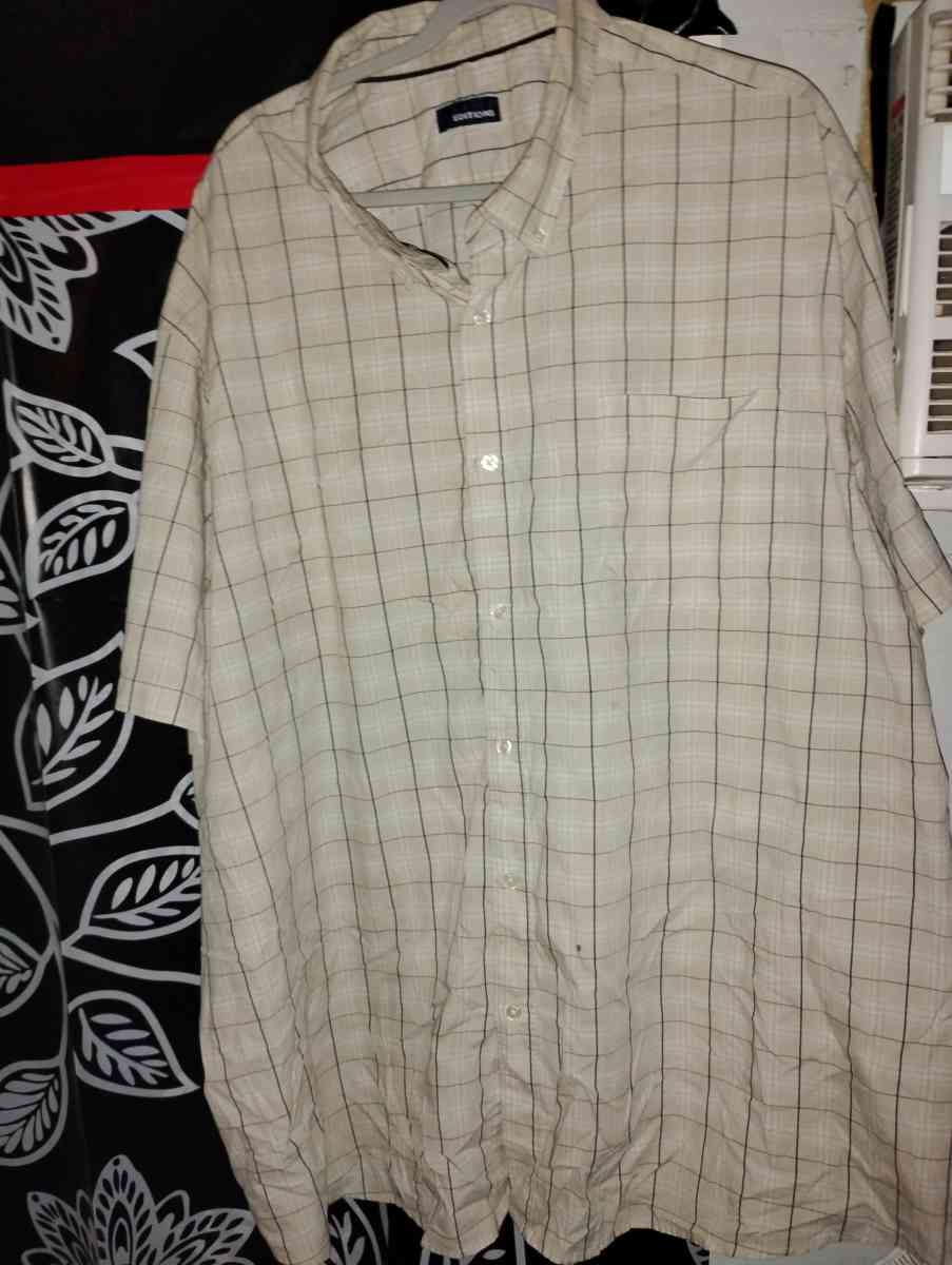 t shirt - Saint Joseph, Missouri - FleaMarketBay