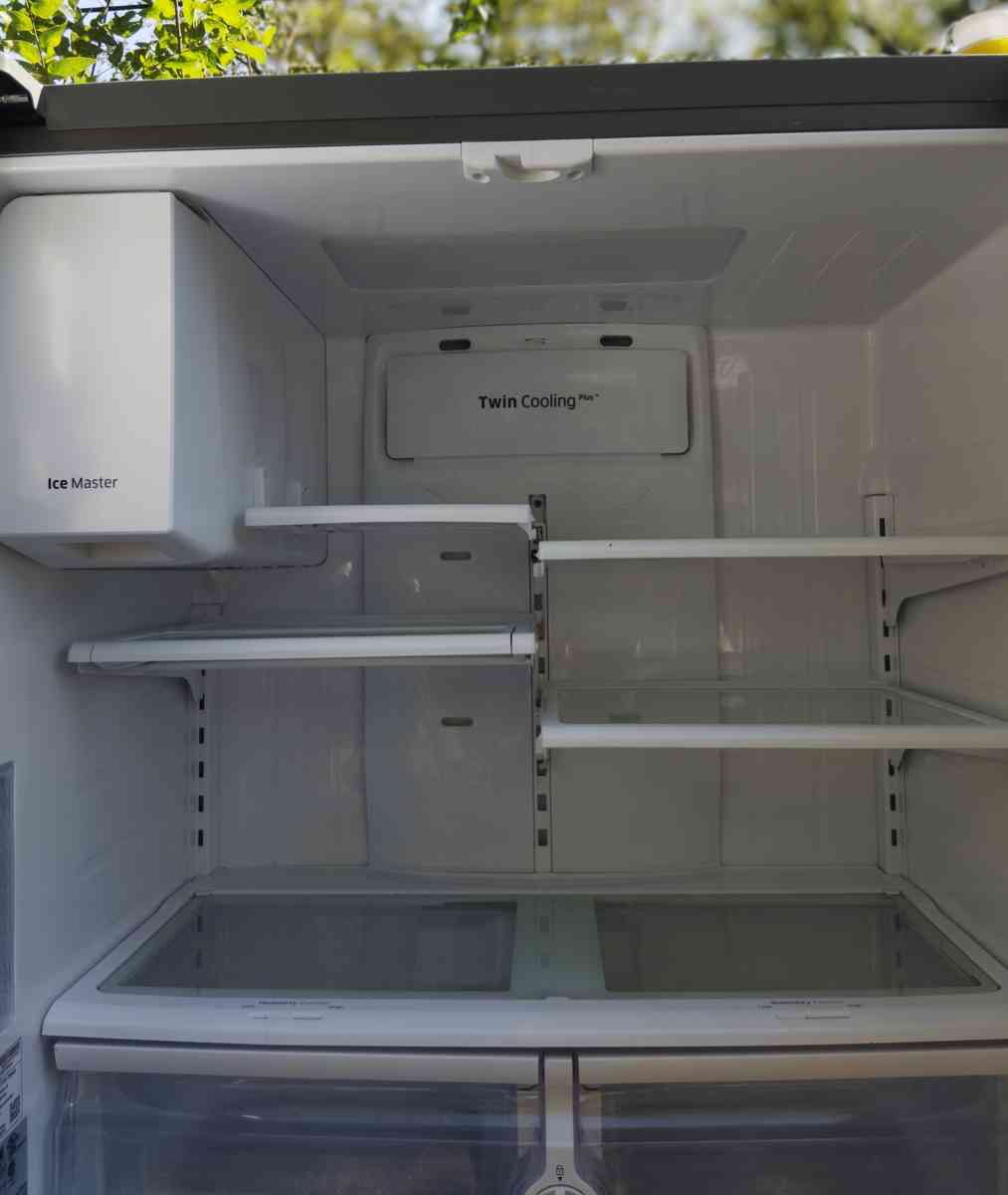 Samsung Refrigerator and Freezer - Mesquite, Texas - FleaMarketBay