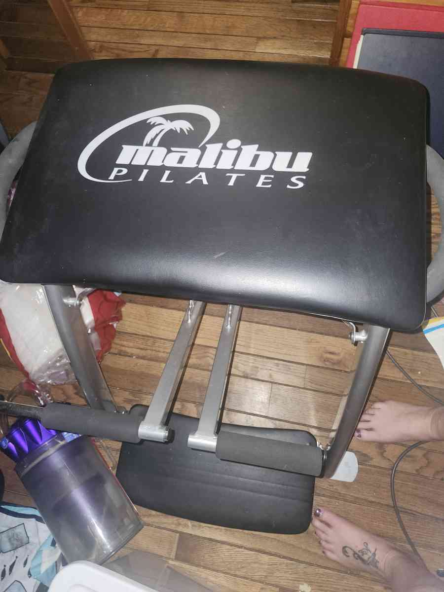 Malibu  pilates  workout bench  w workout guide - Litchfield, Illinois
