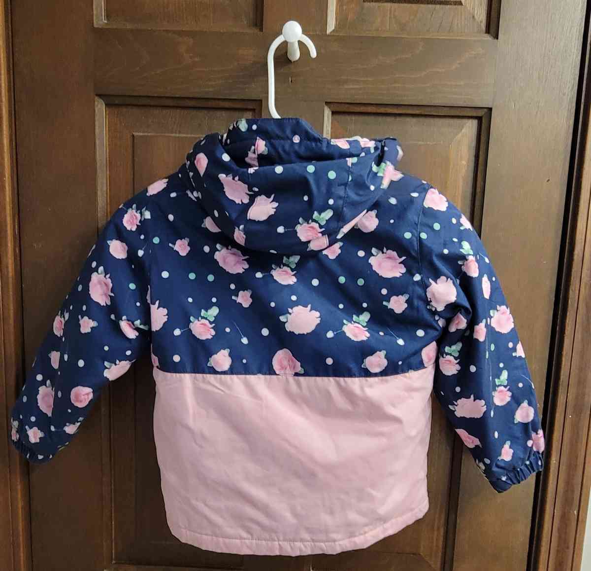 4T winter coat 2in1 with windbreaker attached - Glenshaw, Pennsylvania - FleaMarketBay