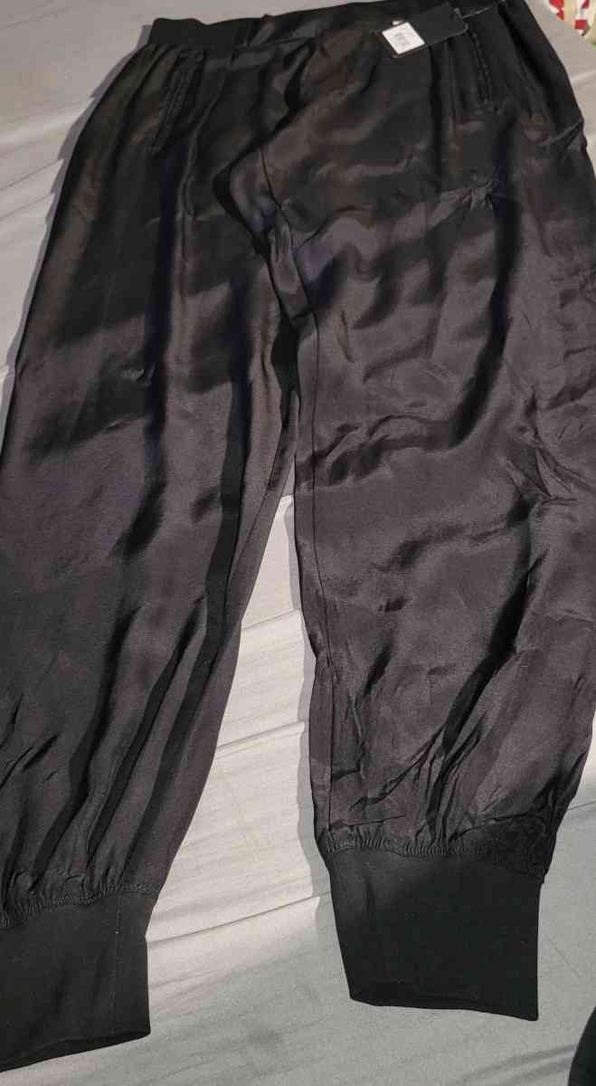 Silk Joggers - Kilgore, Texas - FleaMarketBay