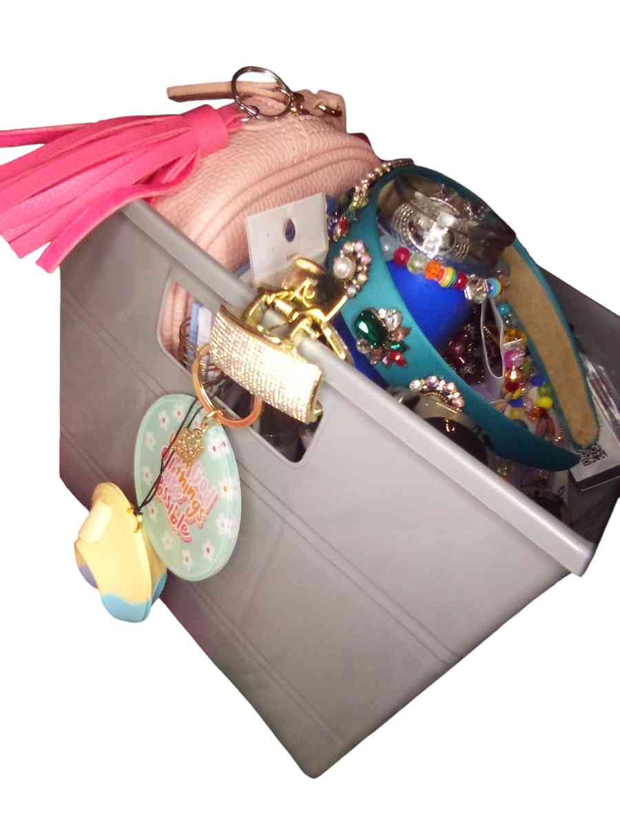 Boxy Charm 1st Ever Baddie Gift Box - Jacksonville, Florida - FleaMarketBay