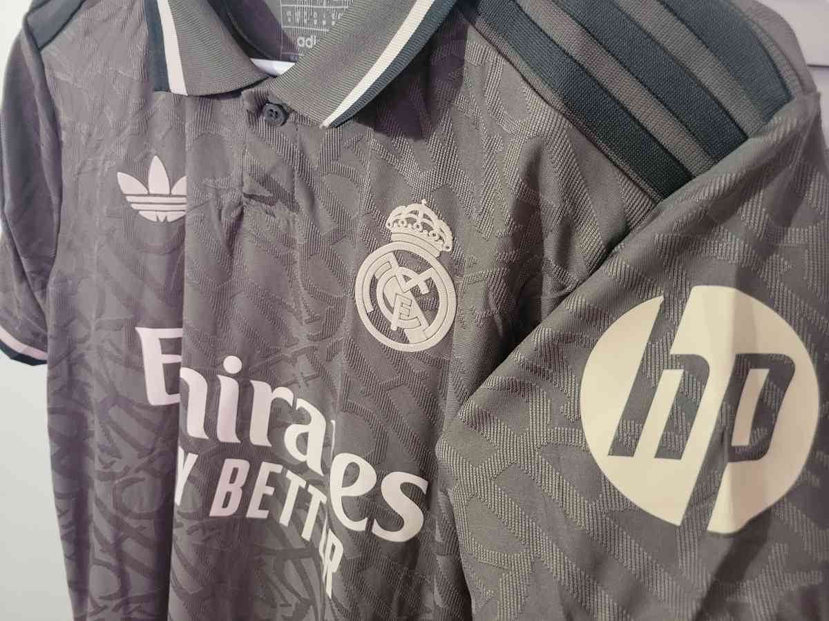 Real Madrid Jersey Soccer 2025 Player Version Size XL 2XL - Miami, Florida - FleaMarketBay