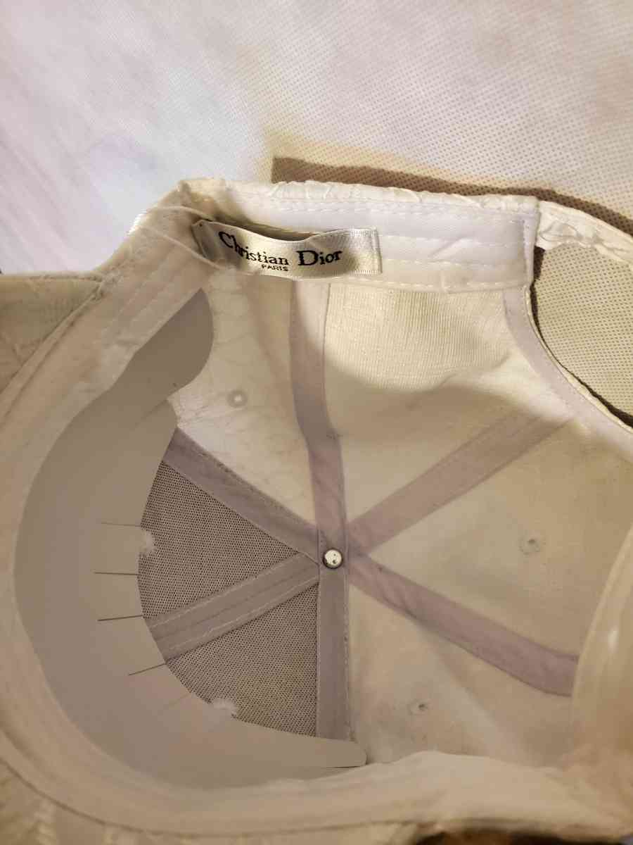 Dior logo baseball cap - Chester, Virginia - FleaMarketBay