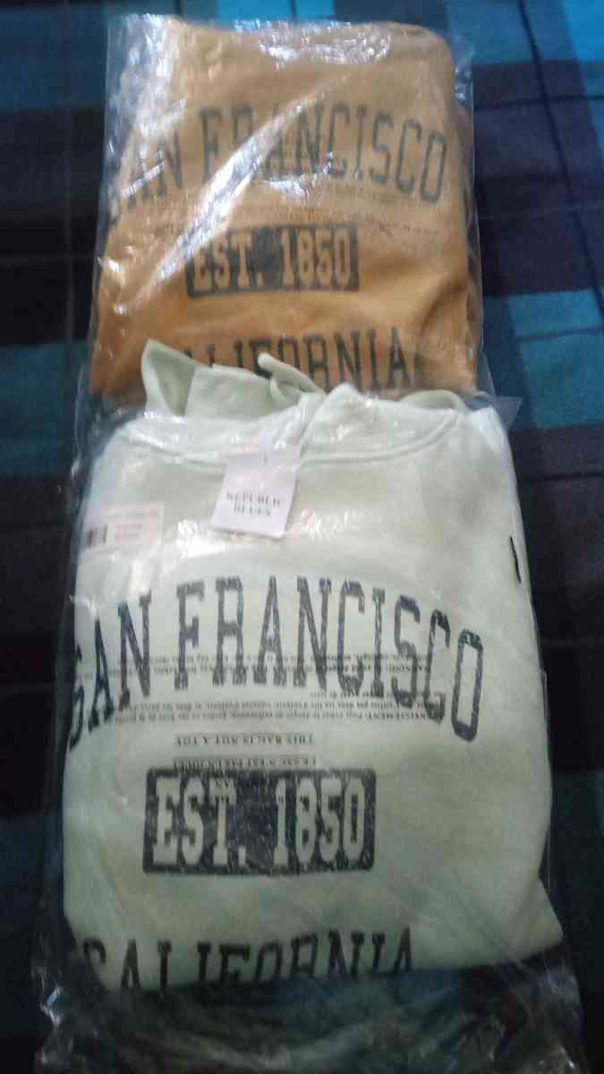 the 2 new California hoodle new - Belmont, California - FleaMarketBay