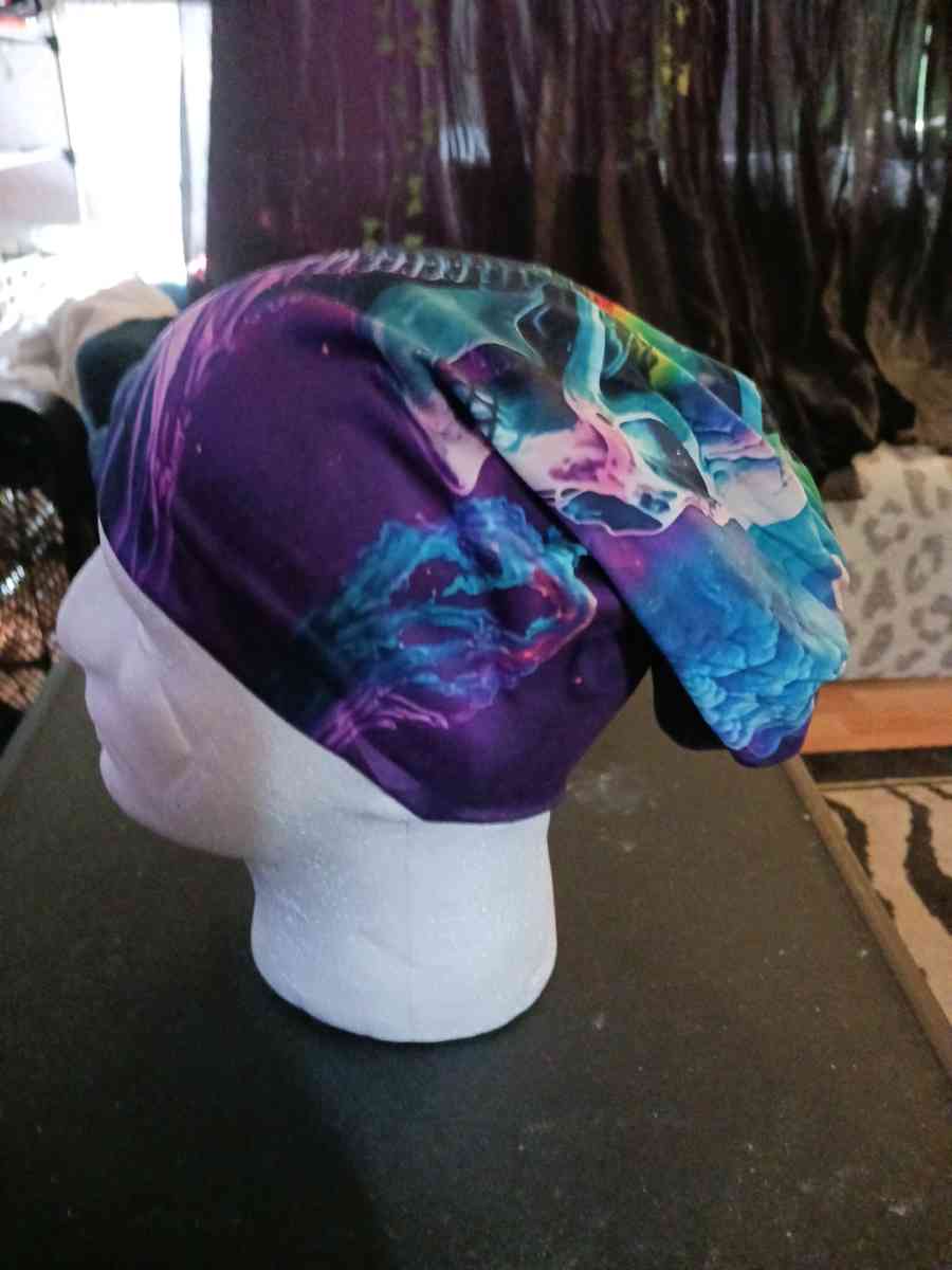 New skull slouchy beanie - Keysville, Virginia - FleaMarketBay