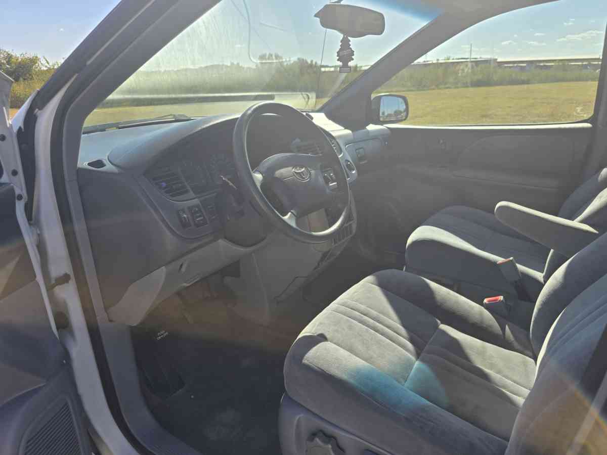 2001 Toyota Sienna LE - Mansfield, Texas - FleaMarketBay