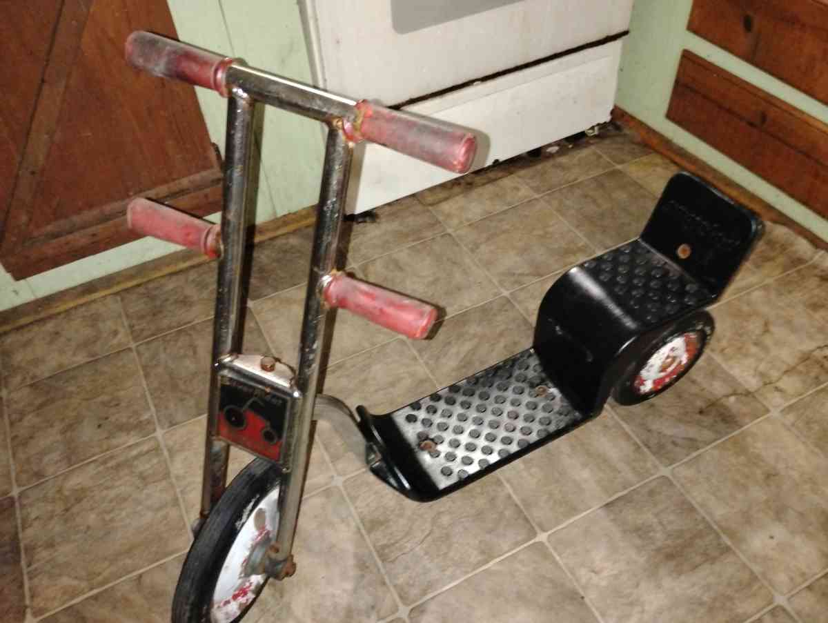 Summary For sale HTF Angeles SILVER RIDER Trike Scooter with - Columbia, Louisiana - FleaMarketBay