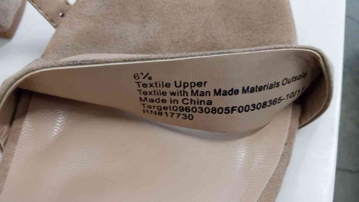 the 2 pair of sheaker for git - Belmont, California