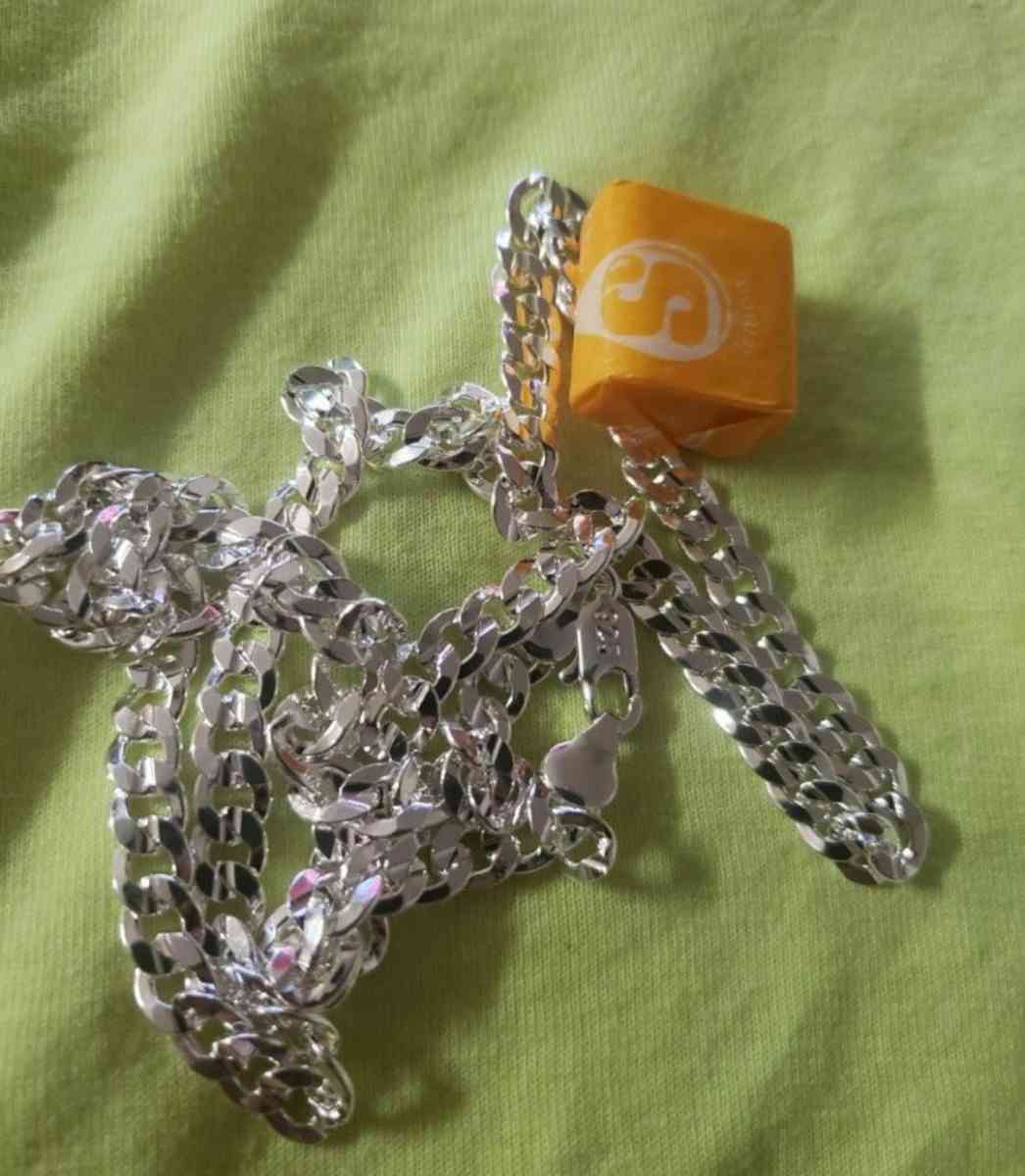 Beautiful silver 925 stamped 6mm 24in Cuban link chain - Fresno, California - FleaMarketBay