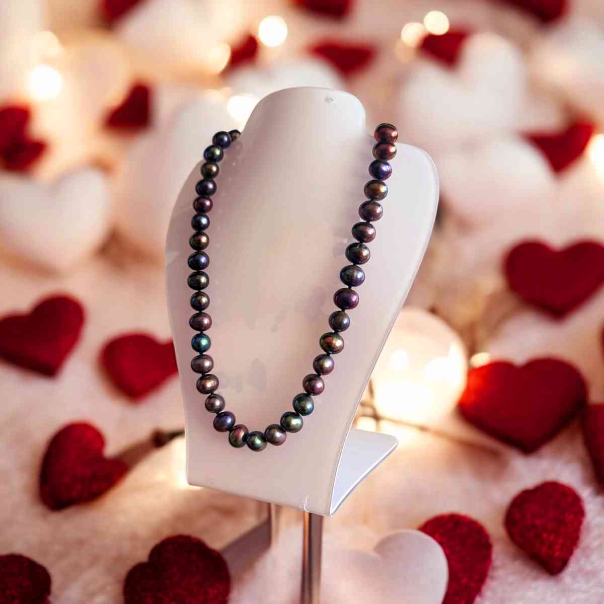 Black fresh water Pearls in 14 kt gold necklace - Honolulu, Hawaii - FleaMarketBay