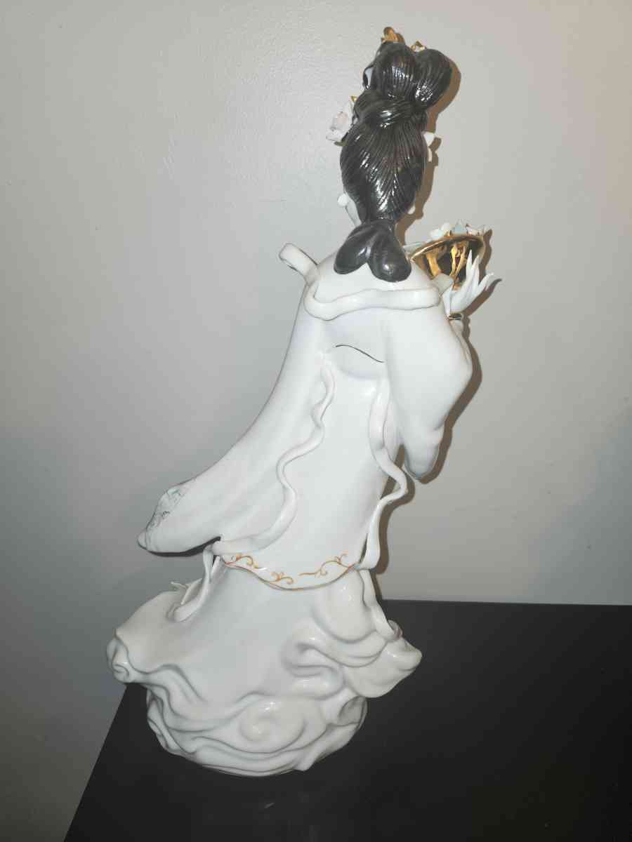 Geisha Woman - Easton, Massachusetts - FleaMarketBay