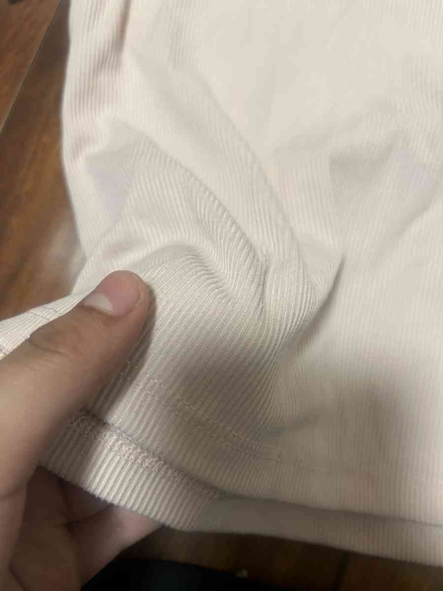 Coquette pink top - Brentwood, New York - FleaMarketBay