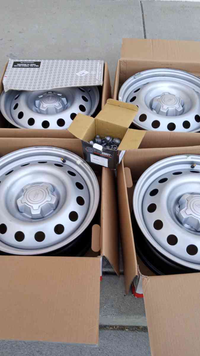 the set of 4 wheels original Ford - Belmont, California - FleaMarketBay