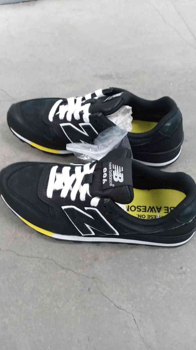 the new shoes for boys - Belmont, California - FleaMarketBay