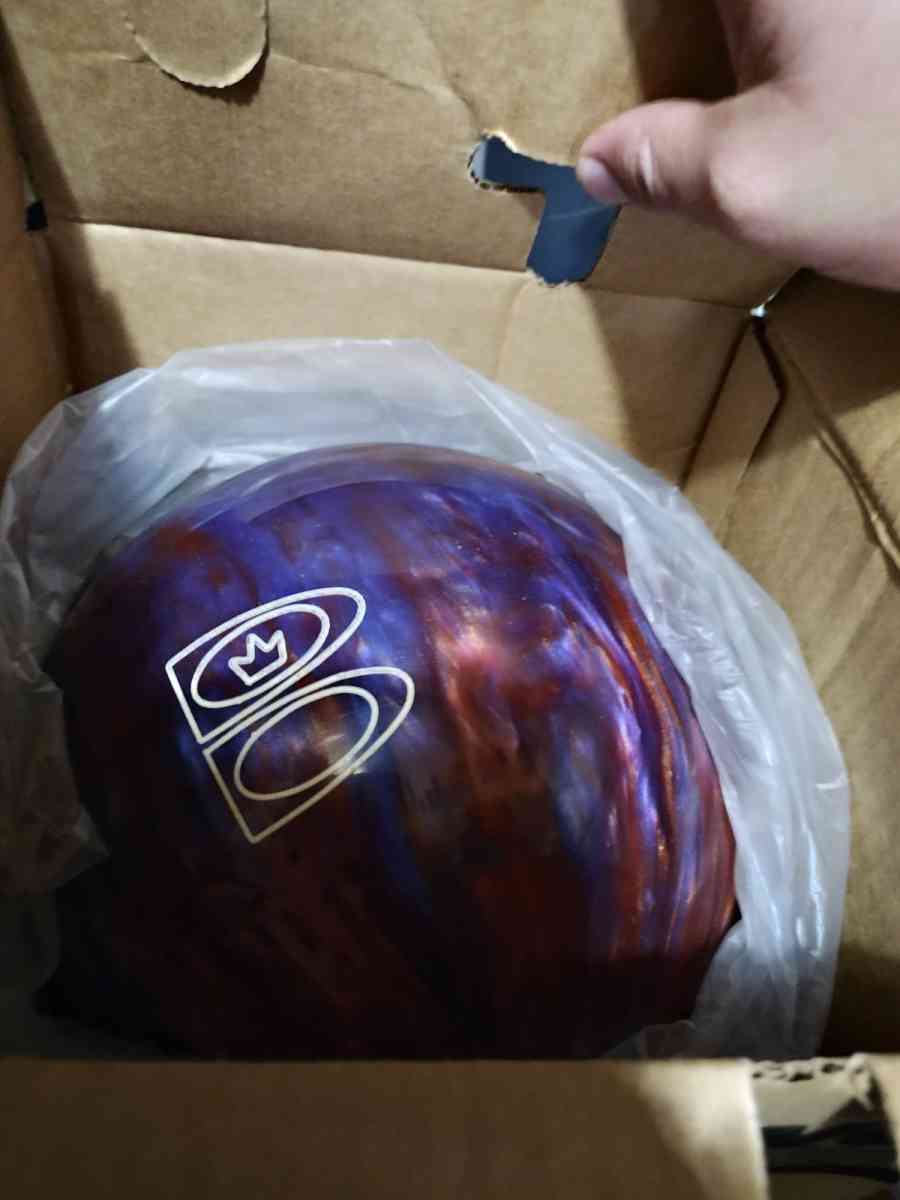 there are new bowls balls with no holes I have 24 of them - Carolina Beach, North Carolina - FleaMarketBay