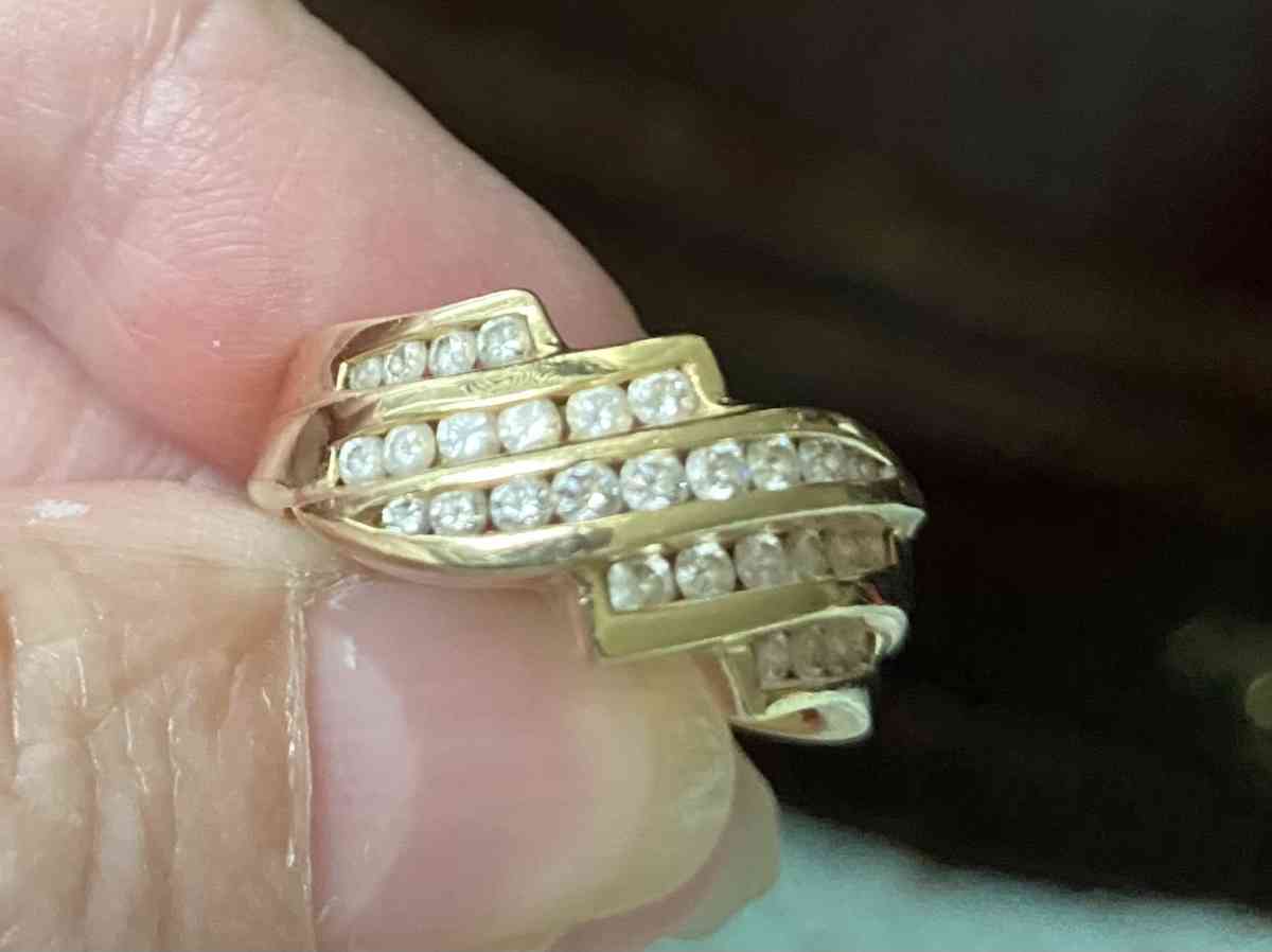 Custom made 14 karat gold diamond ring - Claremont, California