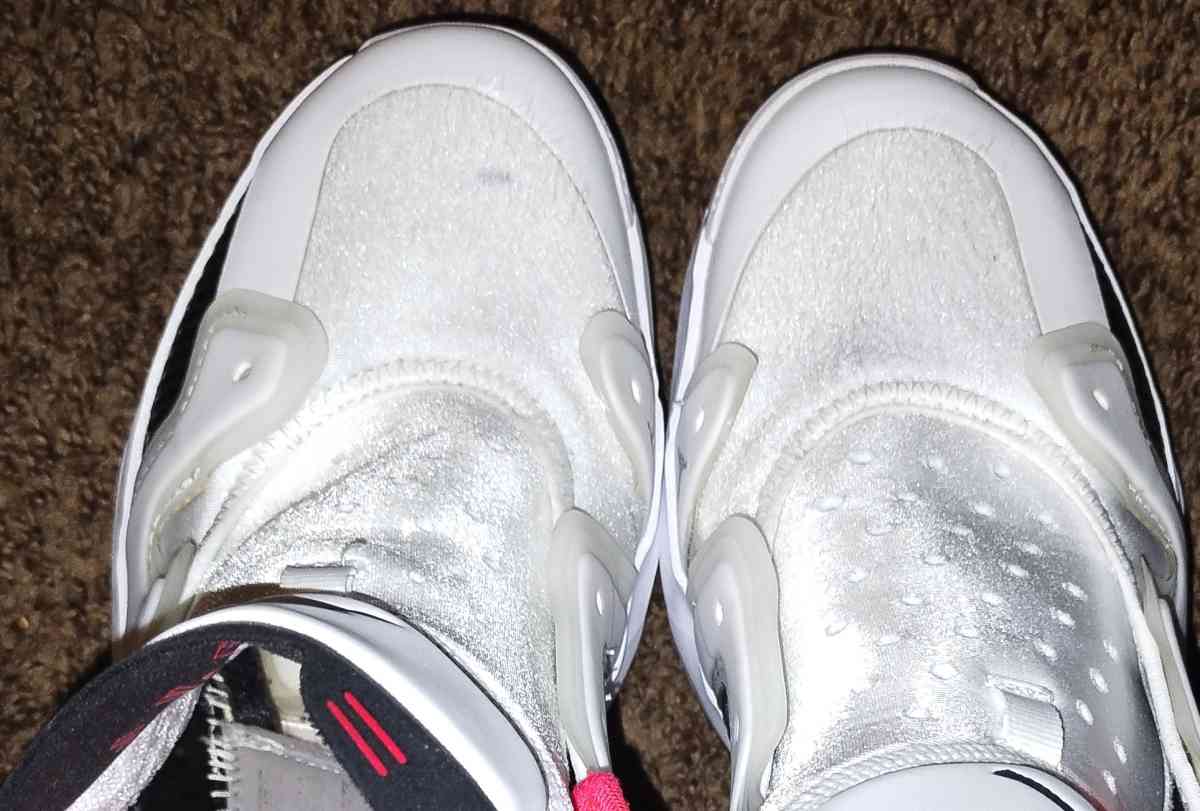 Nike Jordans new with small blemish Worn 3 times - Englewood, New Jersey - FleaMarketBay