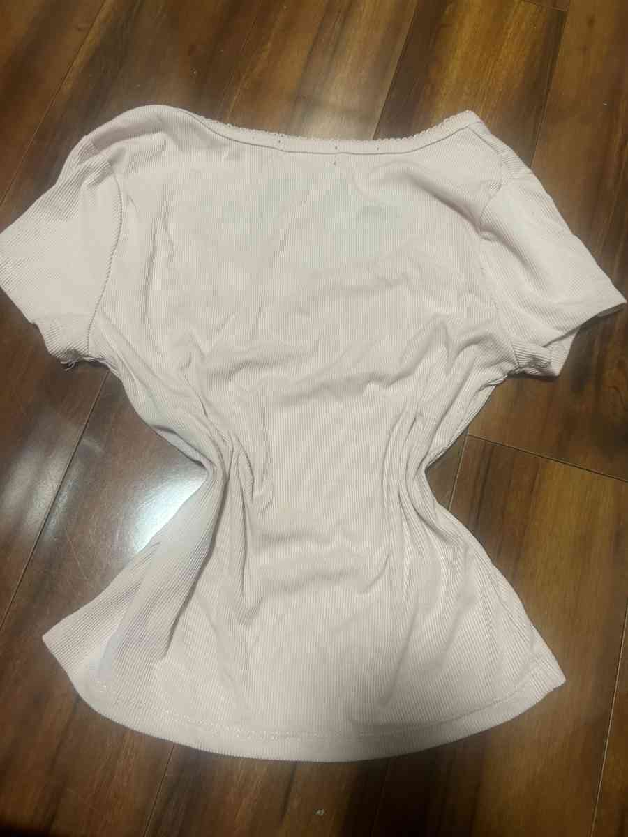 Coquette pink top - Brentwood, New York - FleaMarketBay