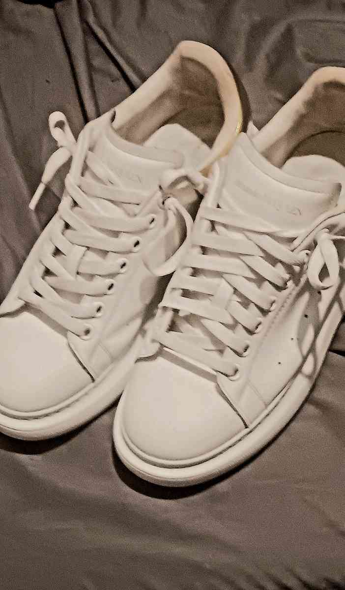 a pair of Alexander McQueen sneakers  size 9 - Newark, Texas - FleaMarketBay