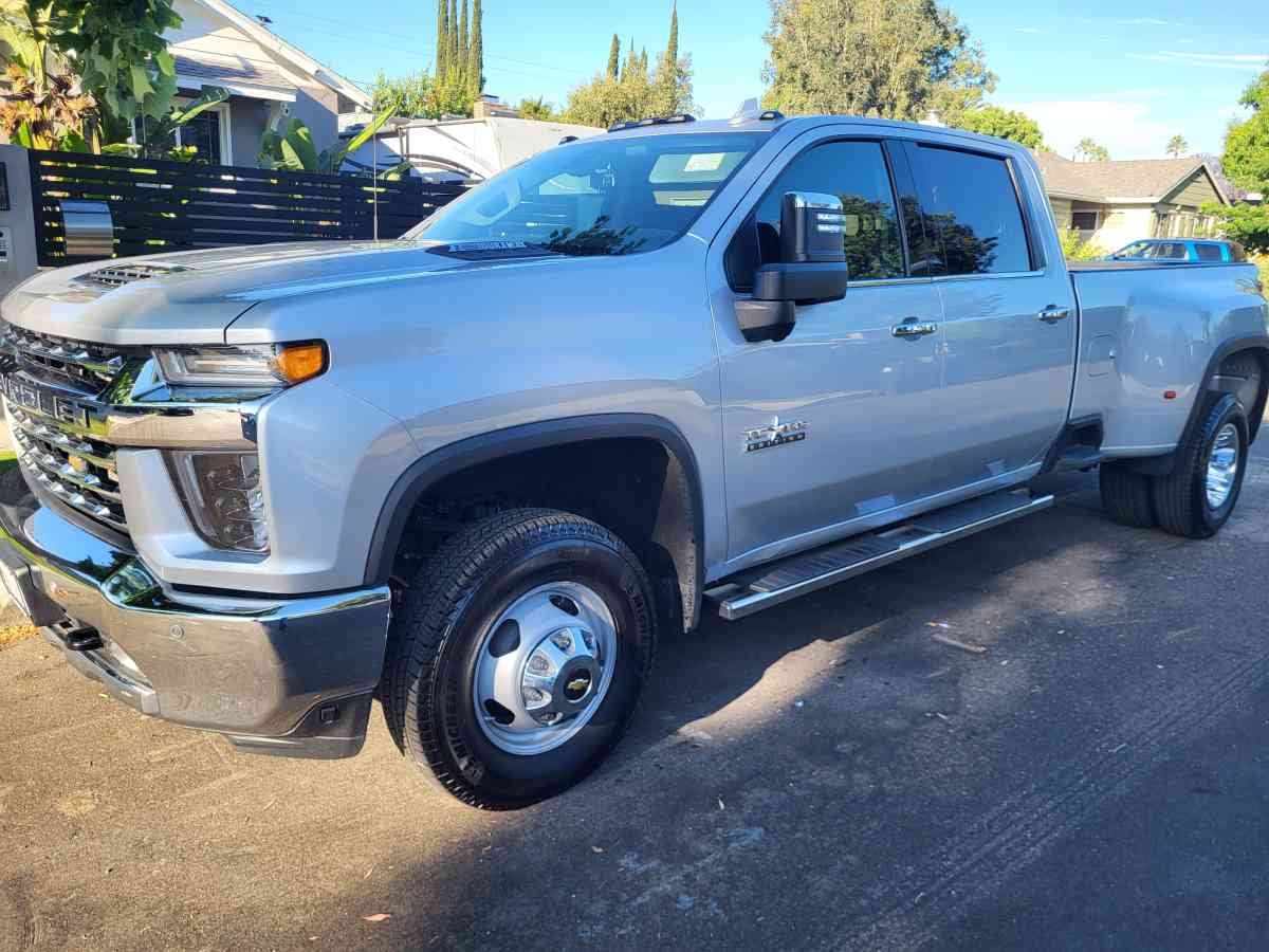 2022 Silverado 3500 Dually  Texas Adition - Reseda, California - FleaMarketBay