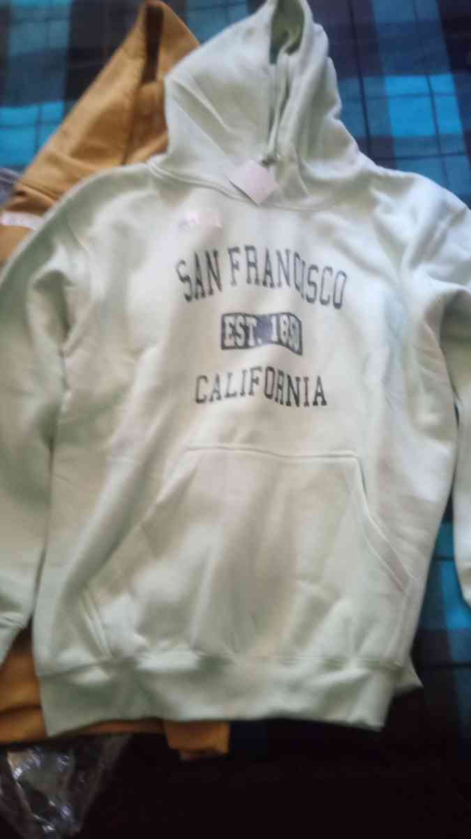 the 2 new California hoodle new - Belmont, California - FleaMarketBay