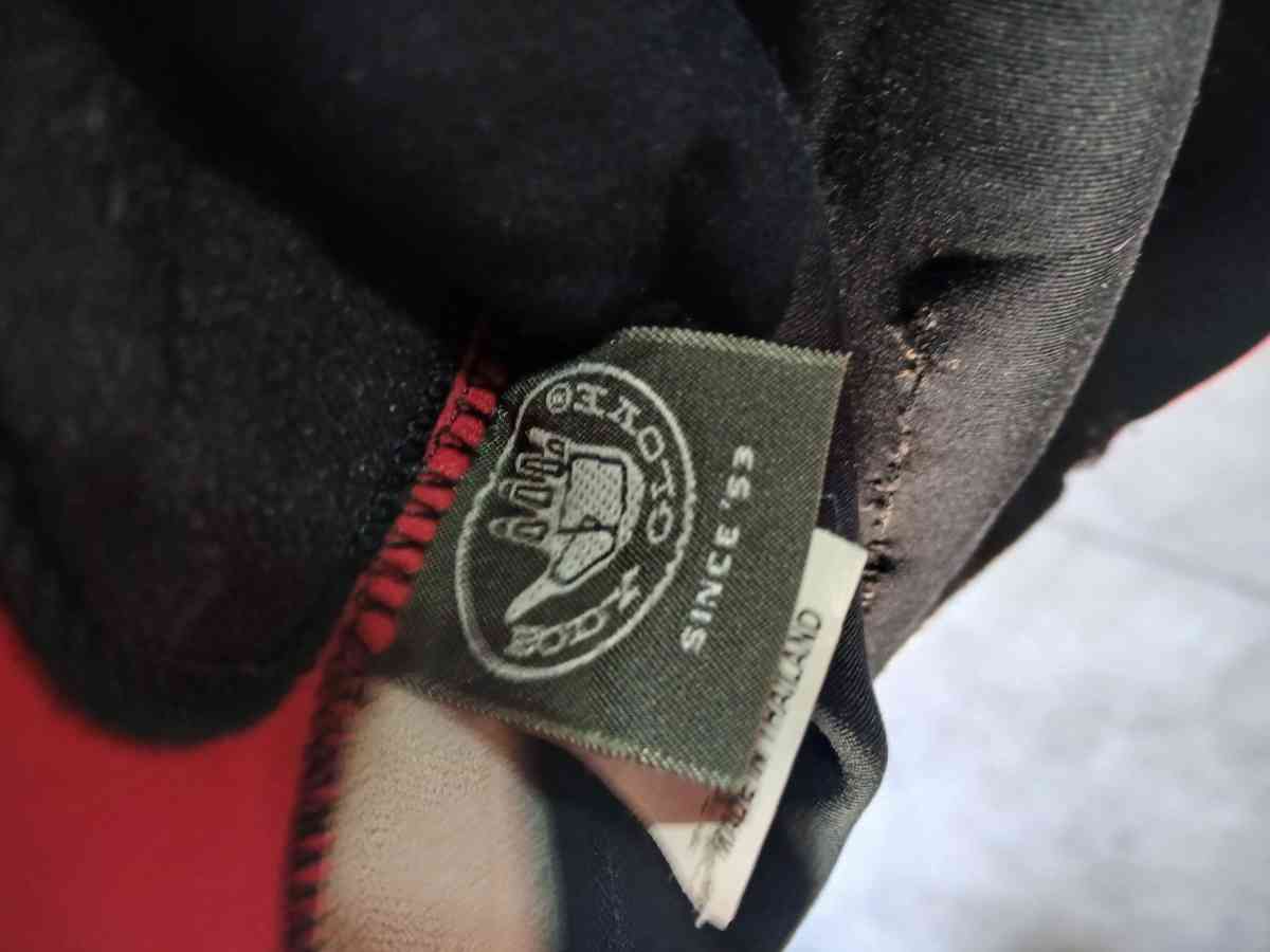 Body Glove 1 piece wetsuit - Methuen, Massachusetts - FleaMarketBay